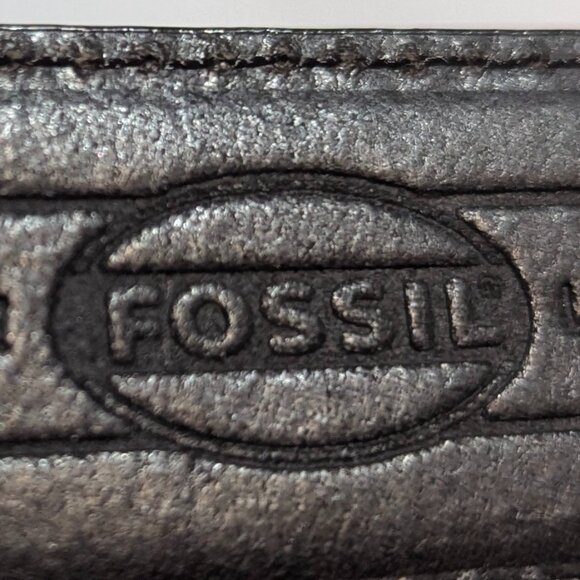 Fossil Size Small Genuine Leather Belt Black with Silver Metal Detail - Picture 10 of 13